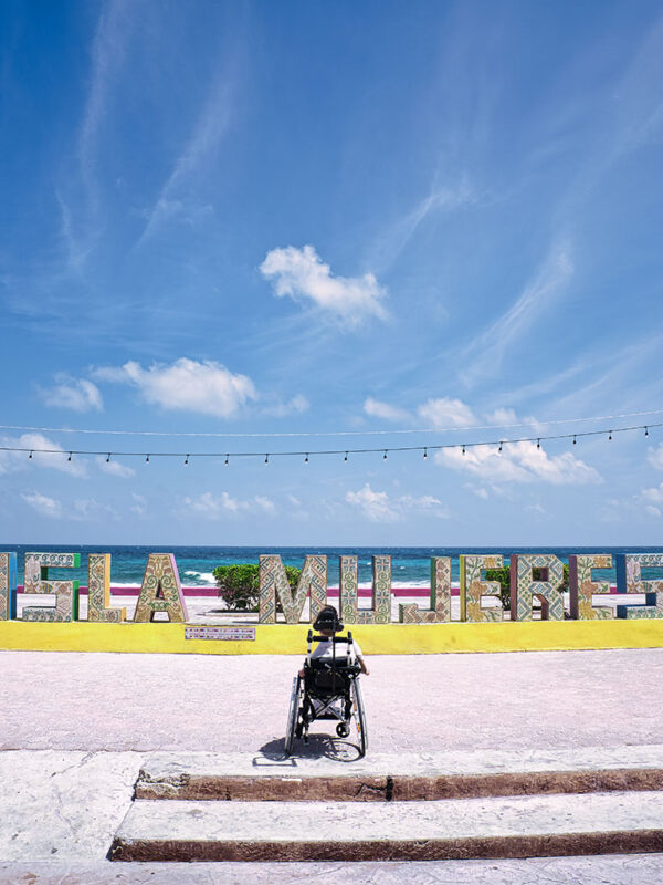 Besuche Isla Mujeres mit einem Rollstuhl.